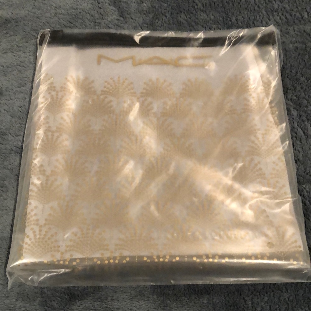 New 2022 Authentic MAC Holiday Gold Black Celebrate Make Up Cosmetic Case Bag